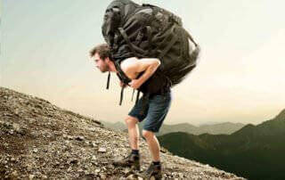 Schwerer Rucksack